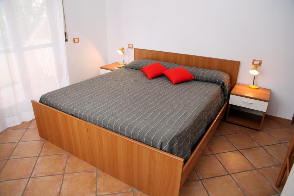 Aparthotel La Contessa Santa Teresa Gallura Zimmer foto