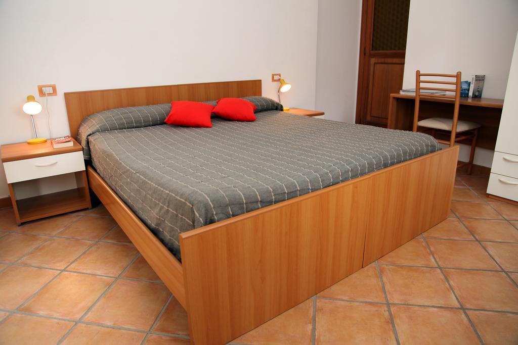 Aparthotel La Contessa Santa Teresa Gallura Zimmer foto