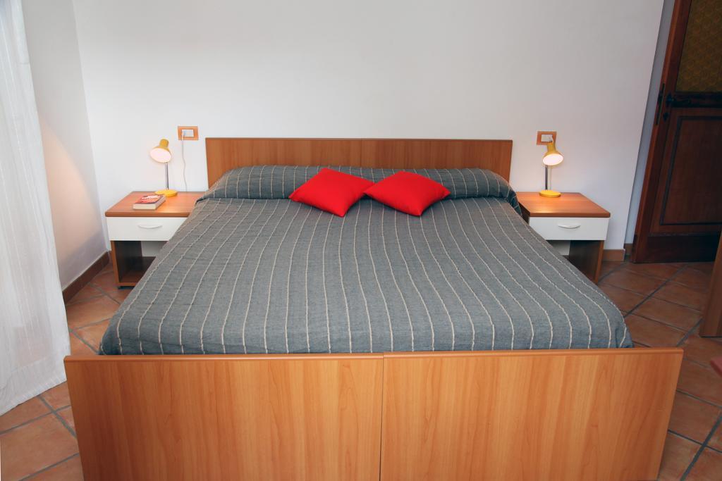 Aparthotel La Contessa Santa Teresa Gallura Zimmer foto