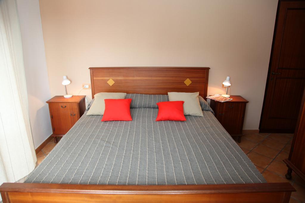 Aparthotel La Contessa Santa Teresa Gallura Zimmer foto