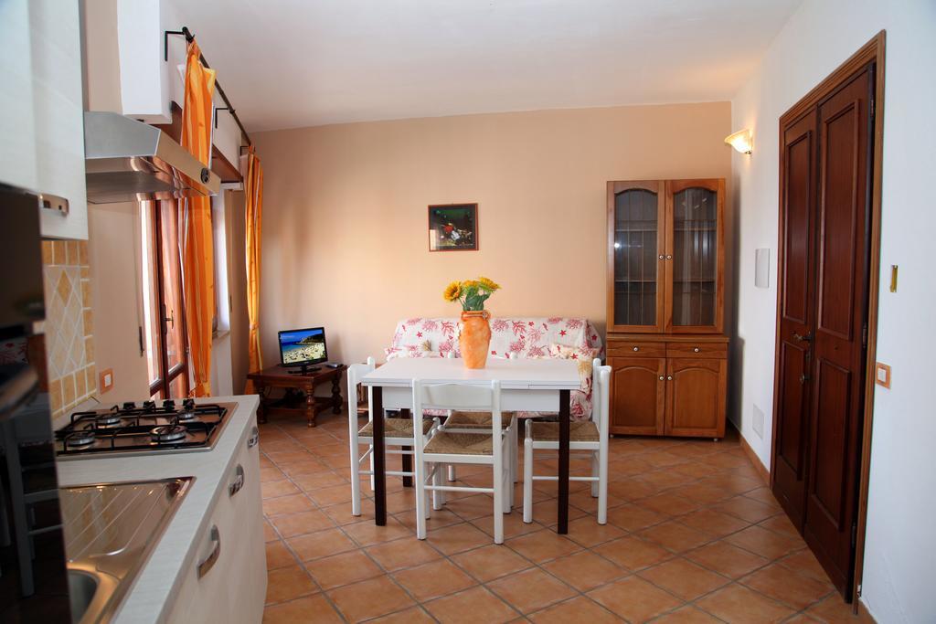 Aparthotel La Contessa Santa Teresa Gallura Zimmer foto