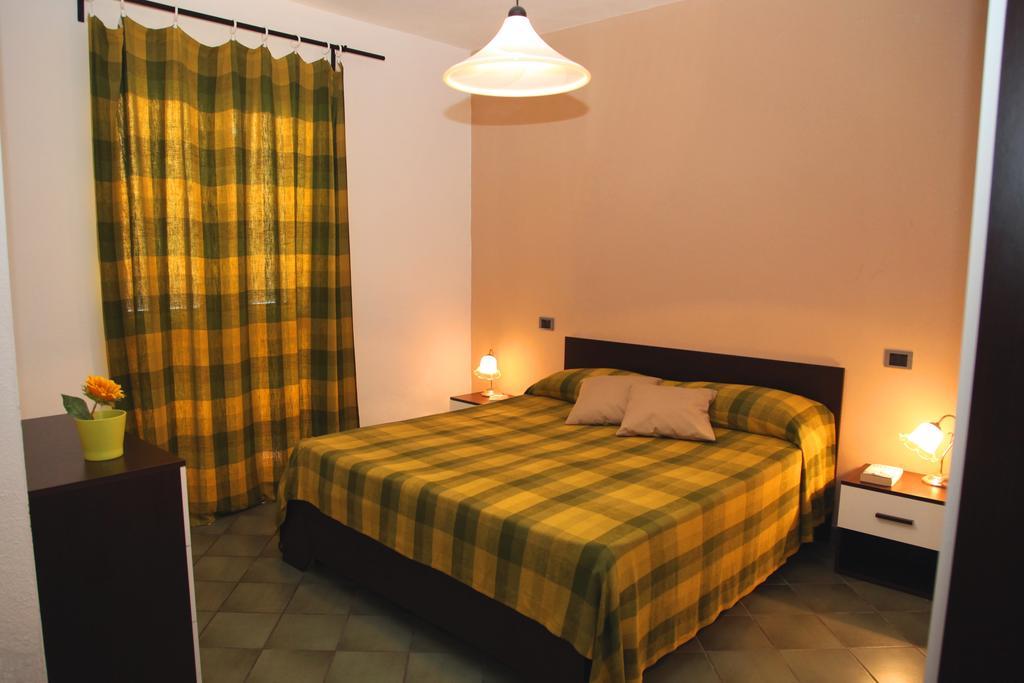 Aparthotel La Contessa Santa Teresa Gallura Zimmer foto