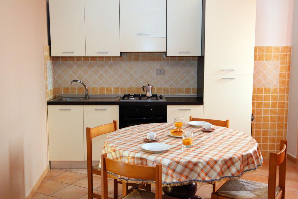 Aparthotel La Contessa Santa Teresa Gallura Zimmer foto