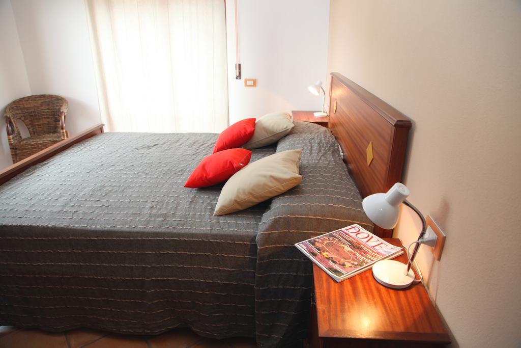 Aparthotel La Contessa Santa Teresa Gallura Zimmer foto