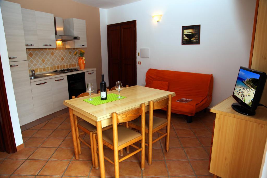 Aparthotel La Contessa Santa Teresa Gallura Zimmer foto